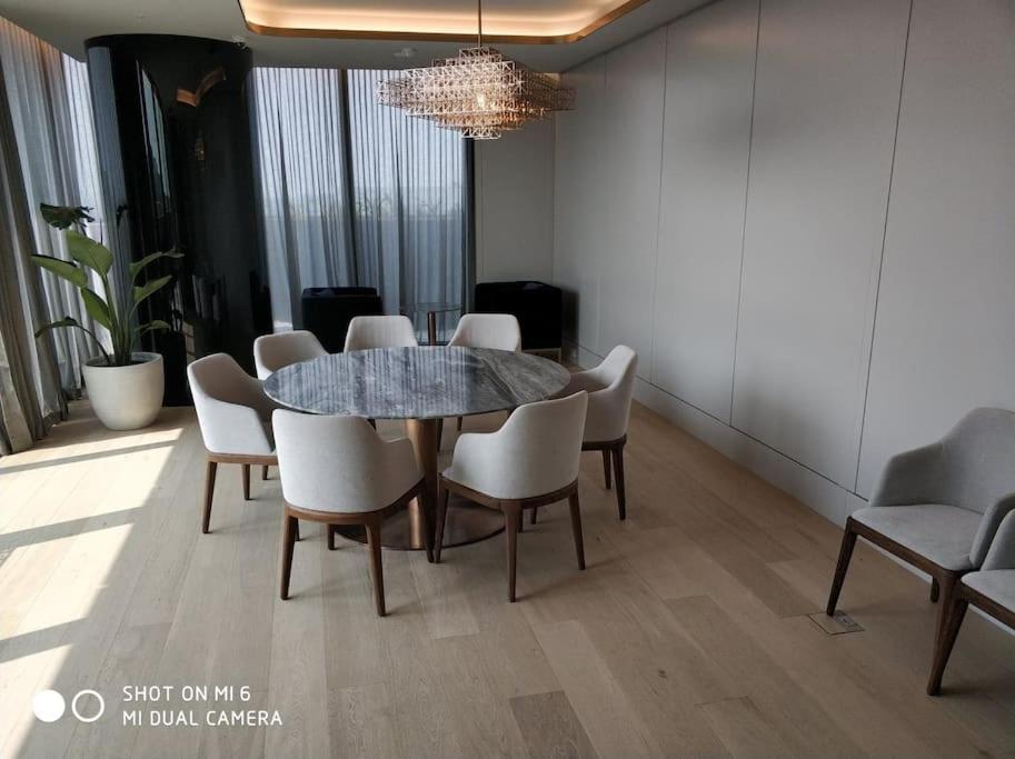 Skyone Lux 2Bed2Bath Aprt In Boxhill And Free Carpark Apartment Box Hill Exterior photo